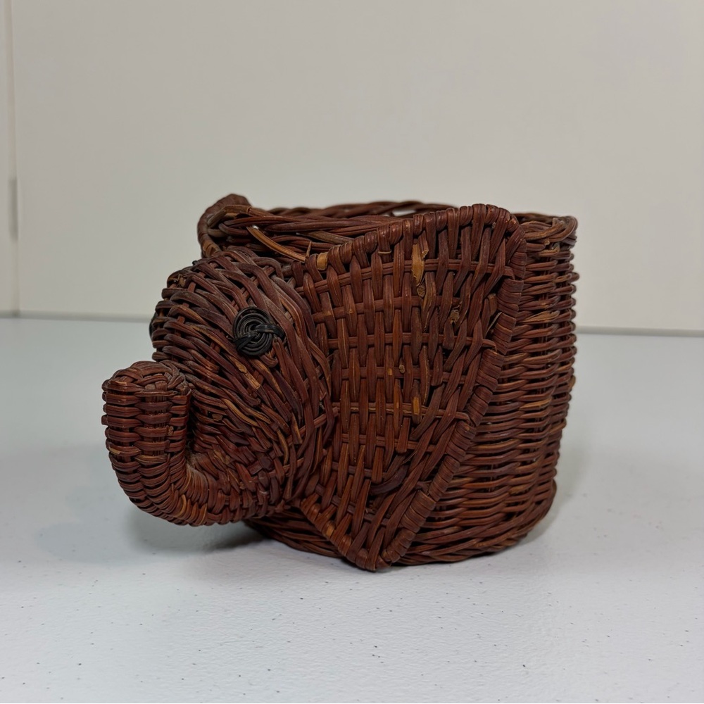 Vintage Woven Wicker Elephant Basket planter Trinket Eyes 70s 80s Owls Boho - Picture 4 of 8